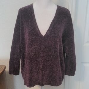 Express Women's Very Soft Oversized Purple Long Sleeve V-neck Sweater. Size SP